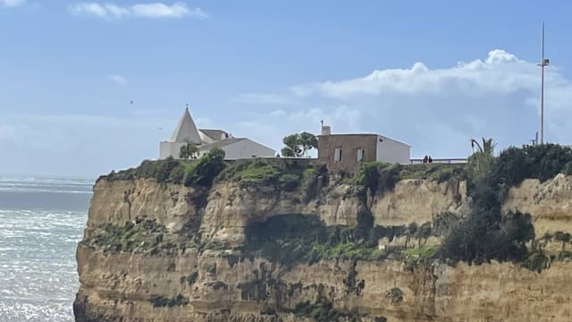 Photo 1 by William C. about renting a Renault Clio in Lisbon (3/15/25)