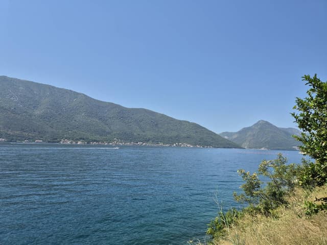 Photo 1 by Helle Boisen A. about renting a Toyota Yaris in Tivat (7/22/24)