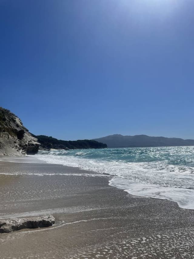 Foto 1 de Julia F. sobre o aluguer de um Toyota Yaris em Saranda (28/05/25)