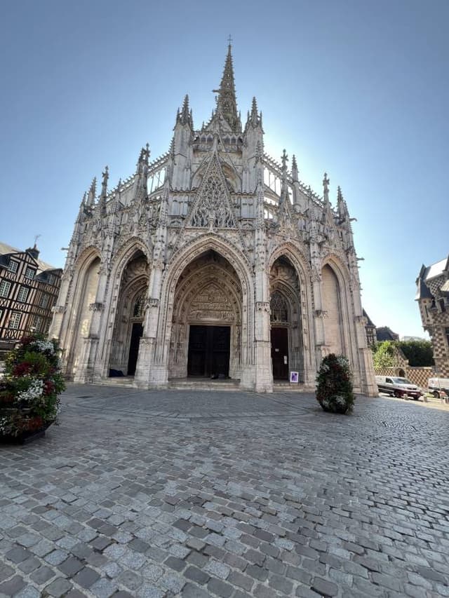 Photo 1 by Phillip C. about renting a Renault Captur at Lille Europe Train Station (7/6/25)
