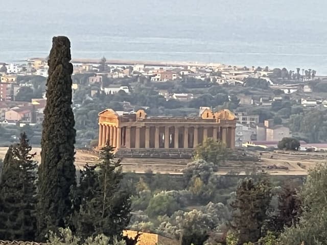 Photo 1 by ZHEHAO C. about hiring a Fiat 500X in Palermo (07/10/24)