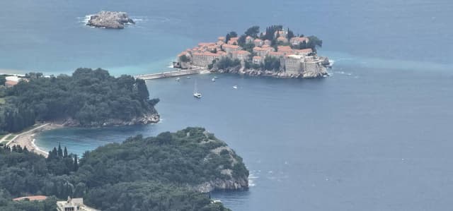Photo 1 by Ofer S. about renting a Peugeot 5008 in Tivat (5/21/25)