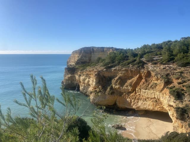 Photo 2 by Caroline M. about hiring a Renault Clio in Portugal (30/01/26)
