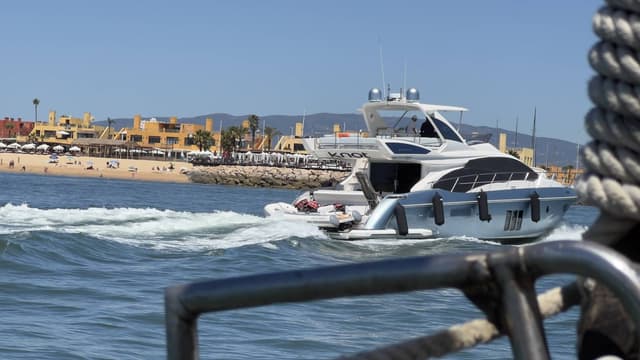 Photo 1 by Sadja B. about hiring a SEAT Arona in Faro (26/08/26)