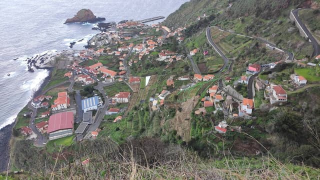 Zdjęcie 1 wykonane przez Tomasz F. dotyczące wynajmu Seat Ibiza w na Lotnisku Madera Funchal dnia (24.01.25)