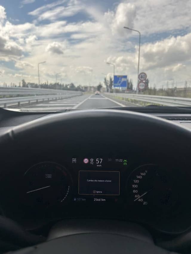 Foto de George N. sobre o aluguer de um Mercedes Benz GLA em Catânia (29/02/24)