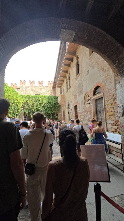 Photo 1 by Bogdan C. about renting a Renault Captur at Verona Airport (7/13/24)
