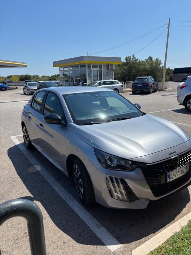 Foto 1 van Grazia L. over het huren van een Renault Clio op Bari luchthaven (16-8-25)