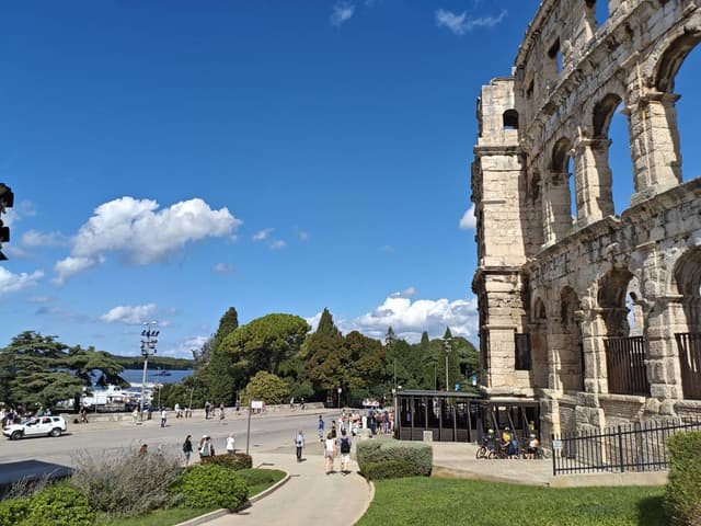 Photo by Leon N. (10/2/25)