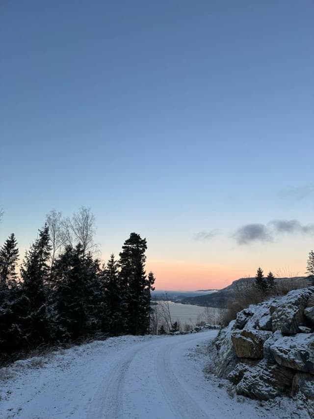 Photo 1 by Rattan C. about hiring a Toyota bZ4X at Oslo Airport (28/12/25)