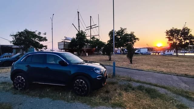 Peter K. 1. számú fényképe a(z) Peugeot 2008 autó bérléséről itt: Szófiában (25. 07. 11.)