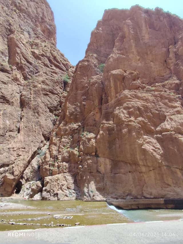 Photo 1 par Youssef D. sur la location d'un Renault Clio à l’aéroport de Ouarzazate (11/06/25)