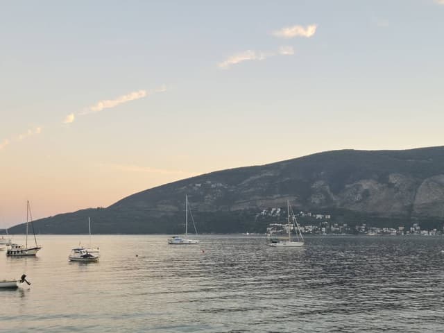 Photo 2 by Helle Boisen A. about renting a Toyota Yaris in Tivat (7/22/24)