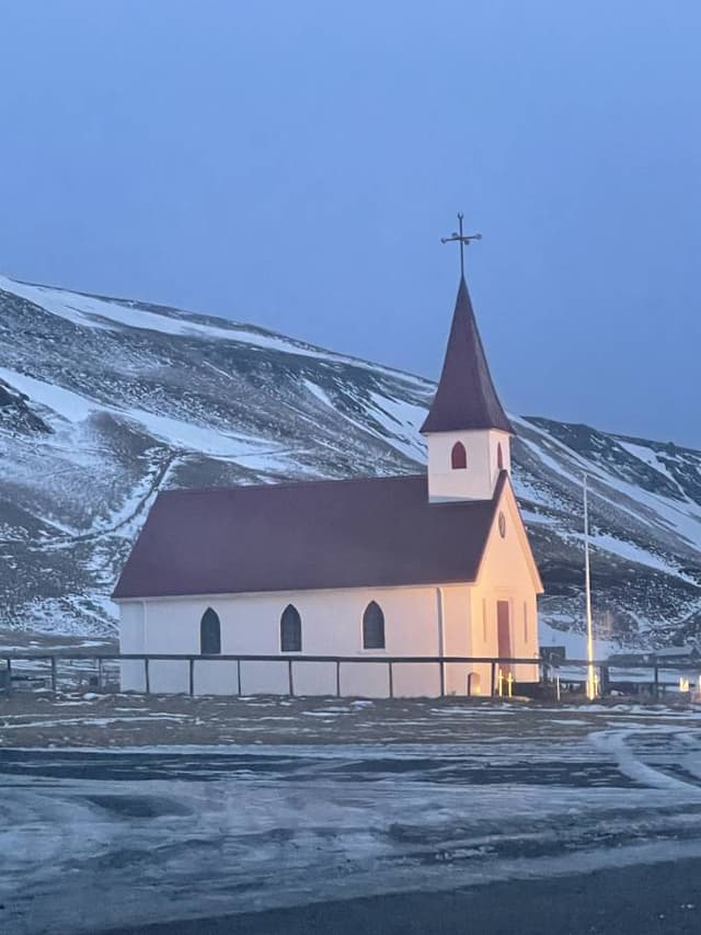 Photo 2 by Emilie M. about renting a Subaru XV at Keflavik Airport (12/30/23)