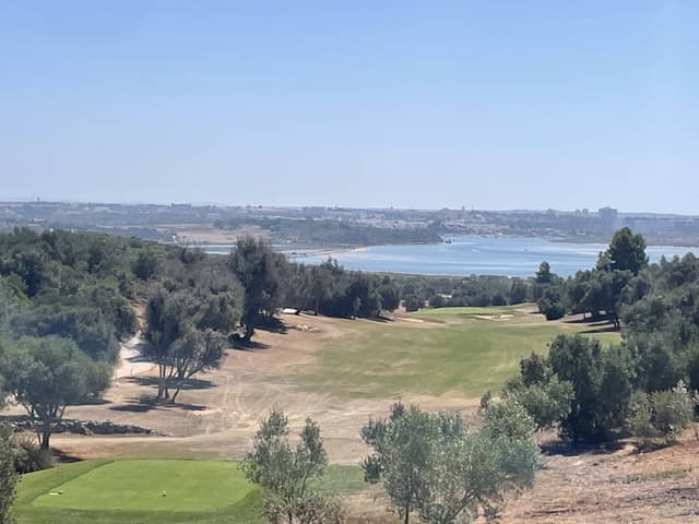 Billede 2 af Micael A. om at leje en Seat Arona i Portugal (8/8/24)