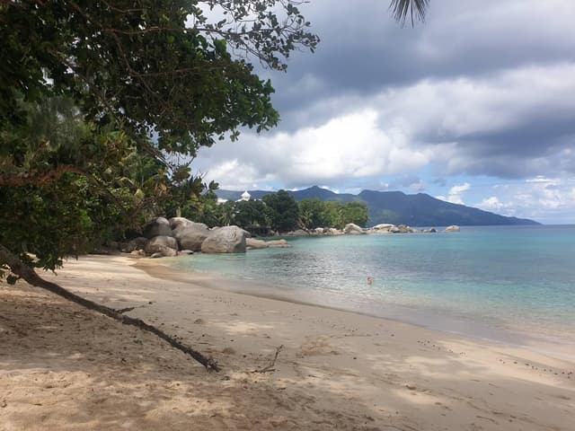 Photo 1 by Lisa R. about renting a Hyundai ix35 at Seychelles International Airport (4/28/23)