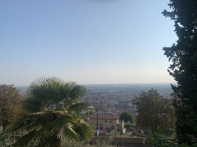Photo 2 by David L. about hiring a Seat Arona in Milan (03.09.24)