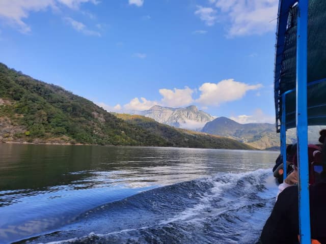 Photo by Alan T. about renting a Ford Fiesta in Albania (9/30/25)