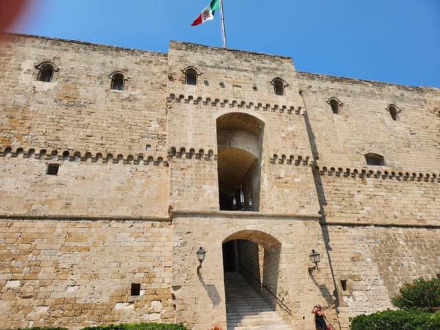 Photo by Gary T. about renting a Renault Captur in Bari (8/27/23)
