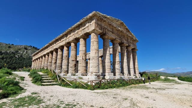 Photo 1 by Daniel S. about renting a Renault Captur in Trapani (4/4/23)