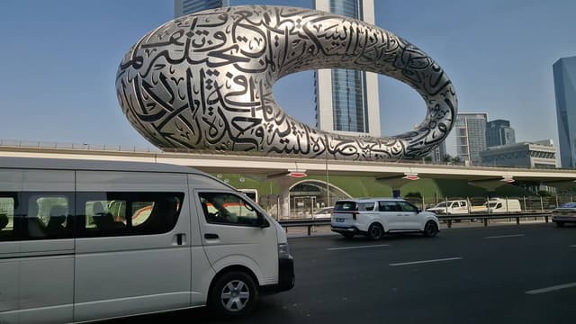 Foto 1 av Joel W. om att hyra en JAC Refine S3 i Dubai (25-06-27)