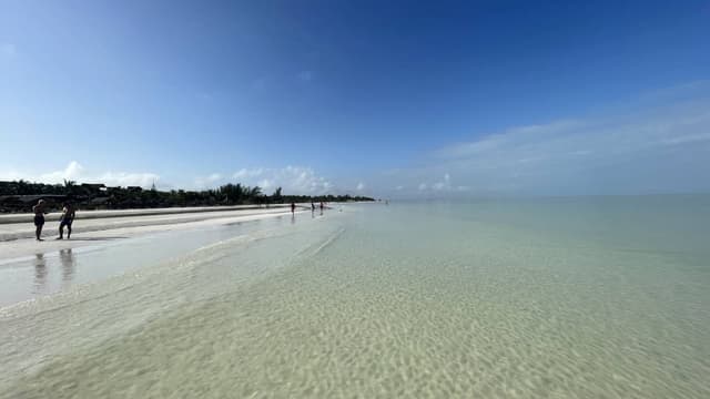 Photo 1 by Alberto B. about renting a Chevrolet Aveo in Playa del Carmen (1/9/24)
