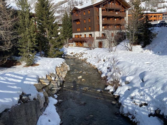 Photo 1 by Yannis N. about renting a Volkswagen Tiguan in Switzerland (1/3/23)