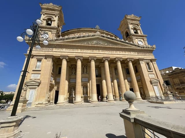 Photo by Arthur B. about renting a Renault Megane Grandtour at Malta Airport (9/15/23)
