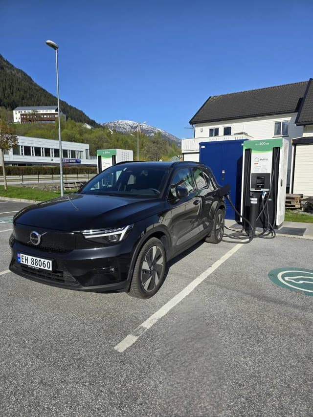Photo 1 by TUI S. about renting a Toyota Corolla Cross in Bergen (5/9/24)