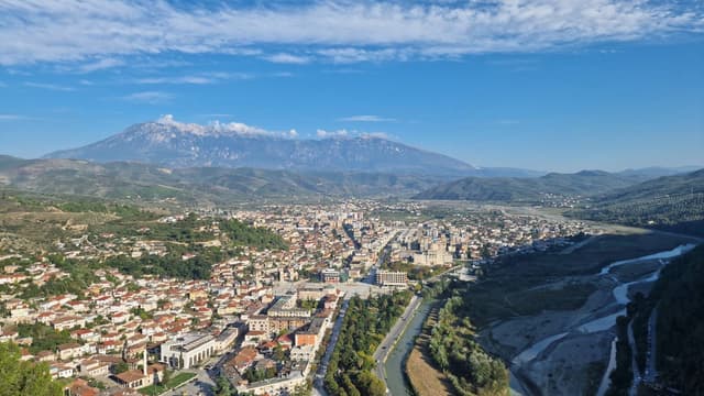 Foto 1 van Hendrik V. over het huren van een Dacia Logan in Albanië (5-10-24)