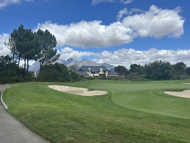 Photo 2 by David P. about hiring a Chery Tiggo in South Africa (26/02/26)