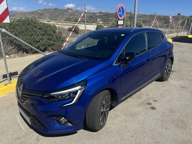 Photo 1 by Gustavo R. about renting a Seat Leon in Seville (10/7/24)