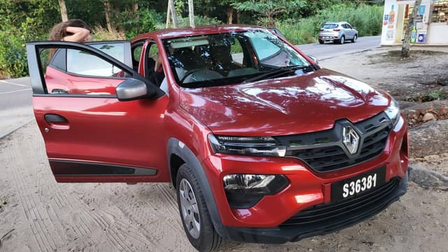 Photo par Sandrine L. sur la location d'un(e) Renault Kwid aux Seychelles (24/07/25)