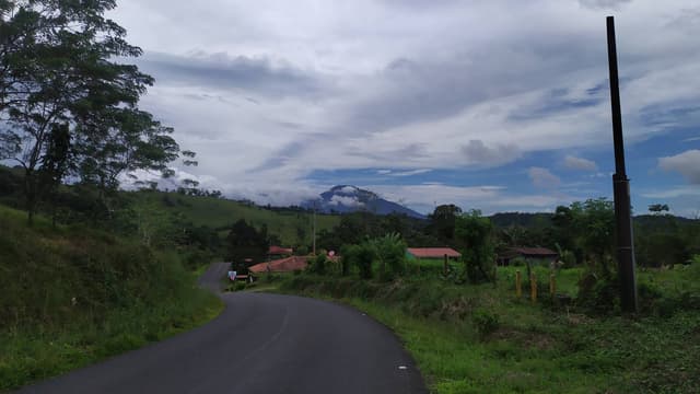 Foto 1 de JOSE P. sobre el alquiler de un Toyota Yaris en La Fortuna (17/9/24)