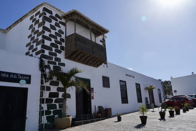 Photo 2 by Nigel D. about renting a Citroen C1 in the Canary Islands (2/15/25)