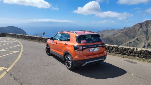 Photo 2 by Dagmar M. about renting a Volkswagen T-Roc in Tenerife (10/31/24)