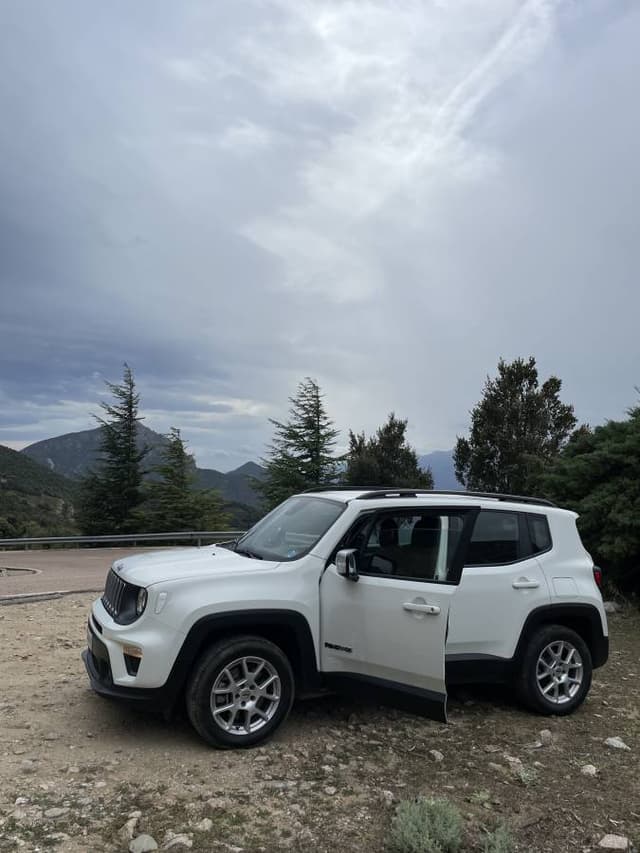 Photo by Liga K. about renting a Jeep Renegade at Alghero Fertilia Airport (10/4/24)