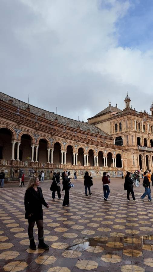 Seville Havalimanı’nda bir Alfa Romeo Tonale kiralama ile ilgili Figen S. tarafından 1 fotoğraf (31.01.25)