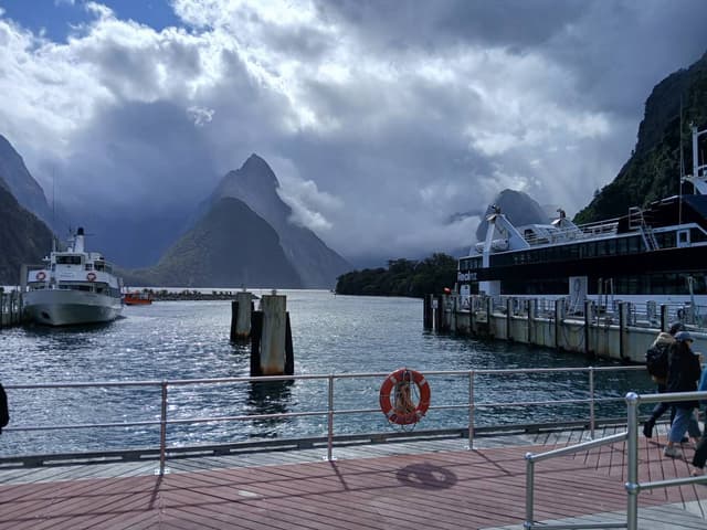 Photo 2 by Azhar A. about renting a Nissan X-Trail in New Zealand (2/20/25)