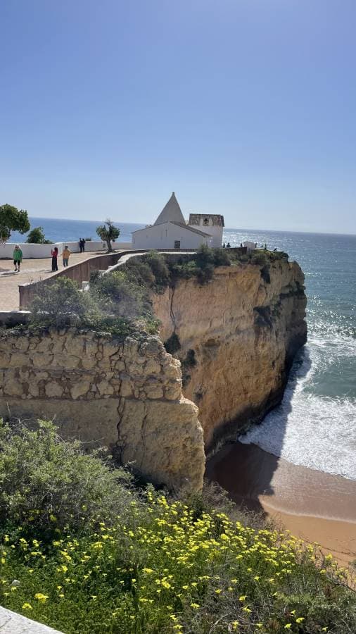 Photo 3 by William C. about renting a Renault Clio in Lisbon (3/15/25)