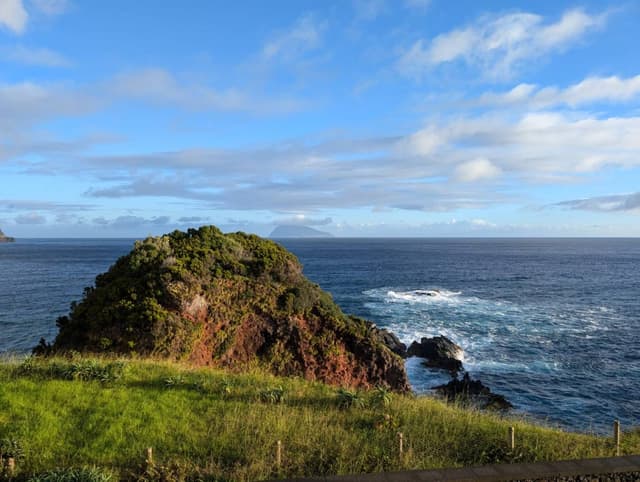 Photo 2 by Grant H. about renting a Renault Clio in Santa Cruz das Flores (10/8/24)