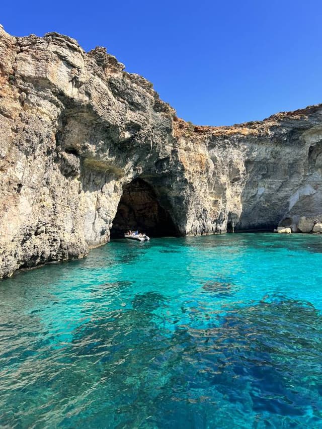 Photo 2 by Romana F. about renting a Peugeot 108 Cabrio in Malta (10/20/23)