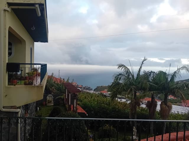 Photo 4 by christophe S. about renting a Renault Captur in Madeira (4/13/25)