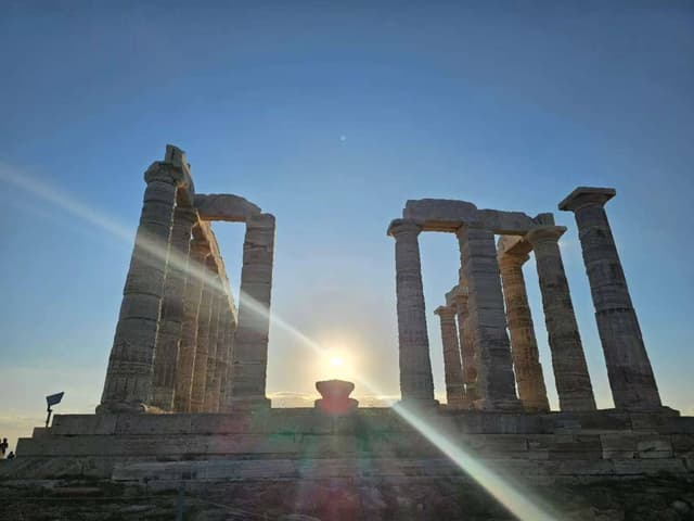 Photo 1 by Pinggao Z. about renting a Volkswagen Golf in Athens (6/2/25)