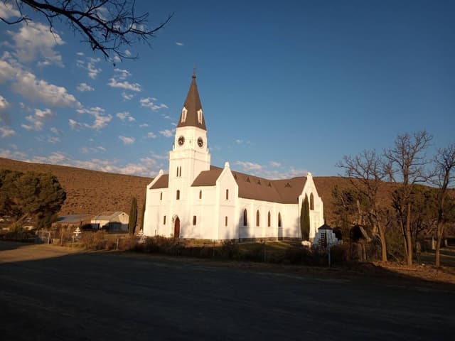 Photo 3 by Vaughan P. about renting a Renault Kwid in South Africa (7/20/25)