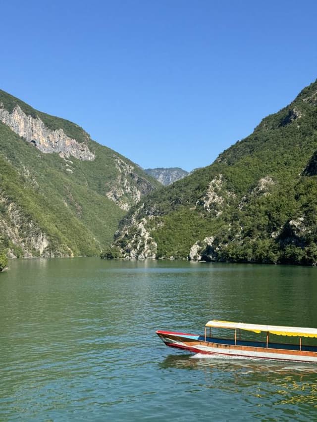 Photo 3 by Luna C. about renting a Fiat Tipo in Tirana (8/4/24)