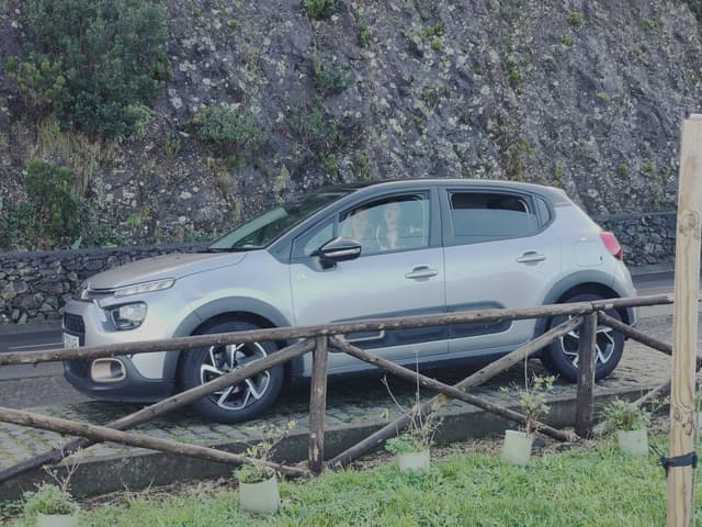 Foto 2 de Toni V. sobre o aluguer de um Renault Twingo em Praia da Vitória (01/02/24)