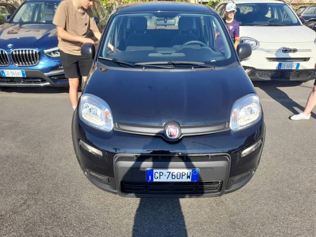 Zdjęcie 3 wykonane przez Robert S. dotyczące wynajmu Volkswagen Up w na Lotnisku Catania Fontanarossa dnia (28.07.24)