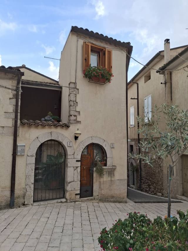 Photo 1 by Joanne H. about hiring a Fiat 500X in Naples (18.09.24)