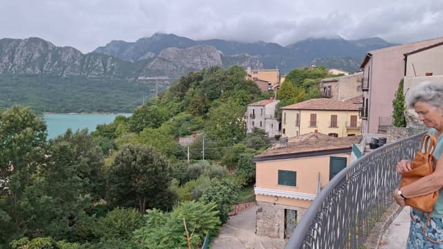 Photo 2 by Joanne H. about hiring a Fiat 500X in Naples (18.09.24)